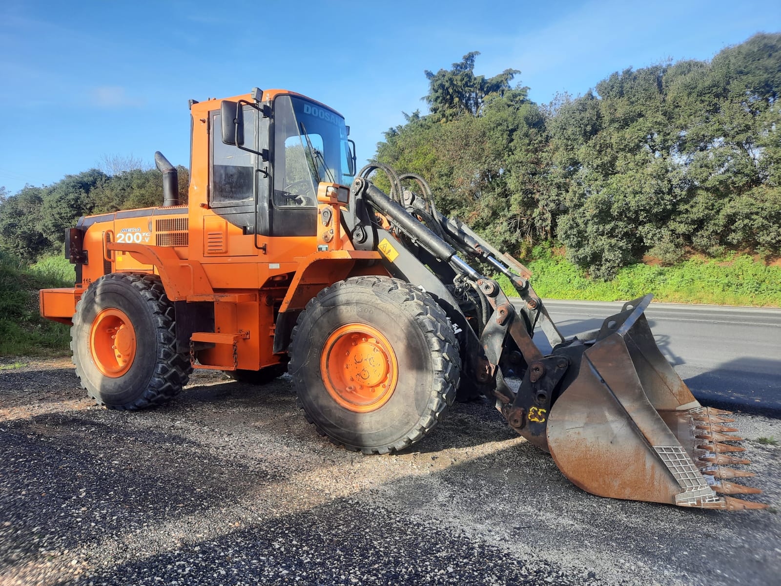 Retroescavadora Dossan Loader